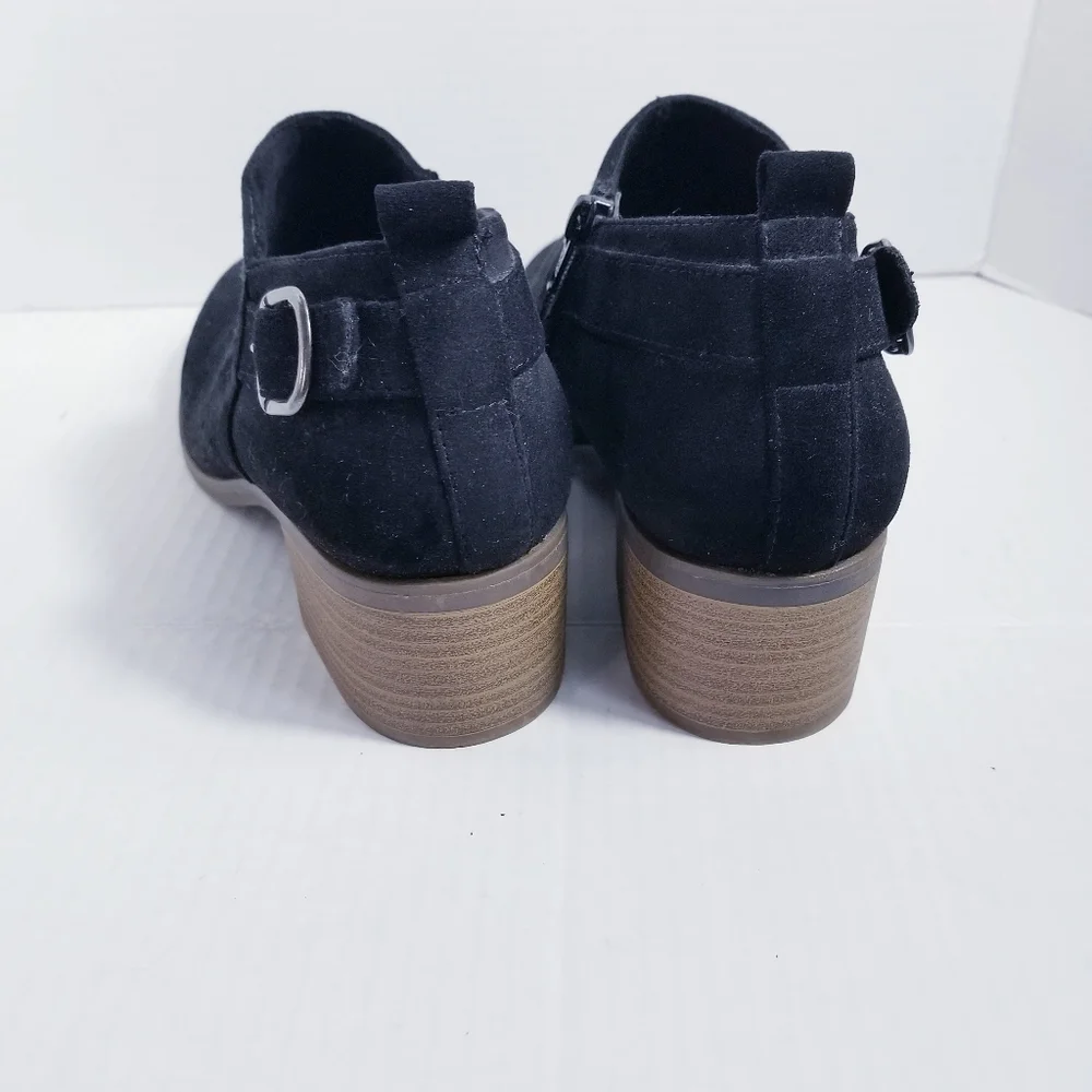 SONOMA ANKLE BOOTS WITH SIDE BUCKLE AND INNER ZIPPERS SIZE 8